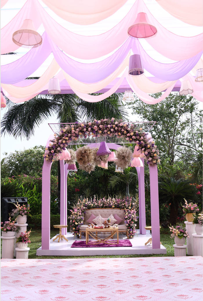 Mehendi decor by Dream Weddings